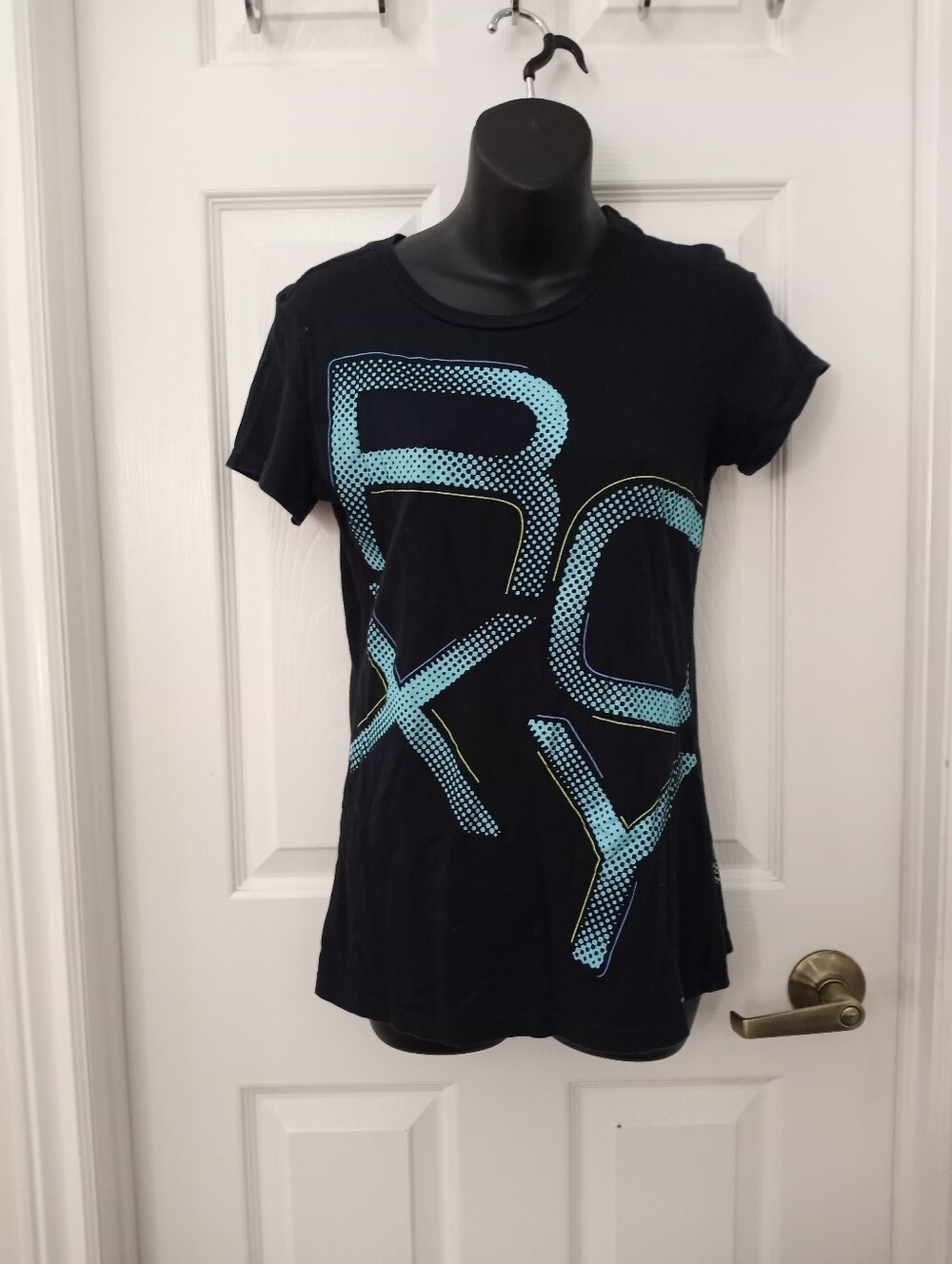L Roxy Women's Black Graphic Short Sleeve Tee in Aqua Print